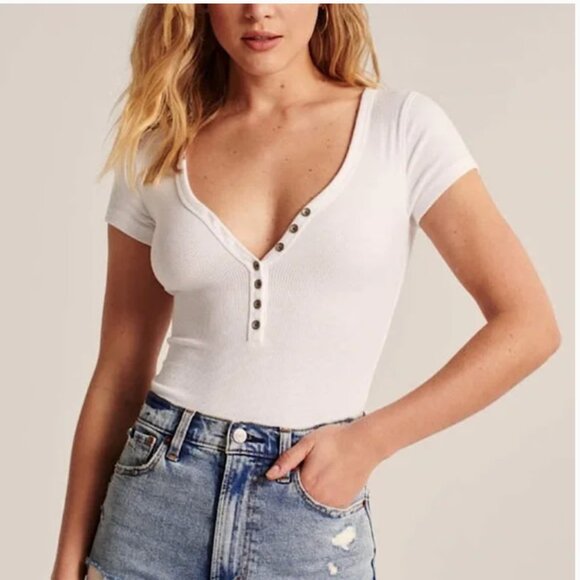Abercrombie & Fitch White Ribbed Button-Front Short Sleeve Bodysuit - Size M - Picture 1 of 11